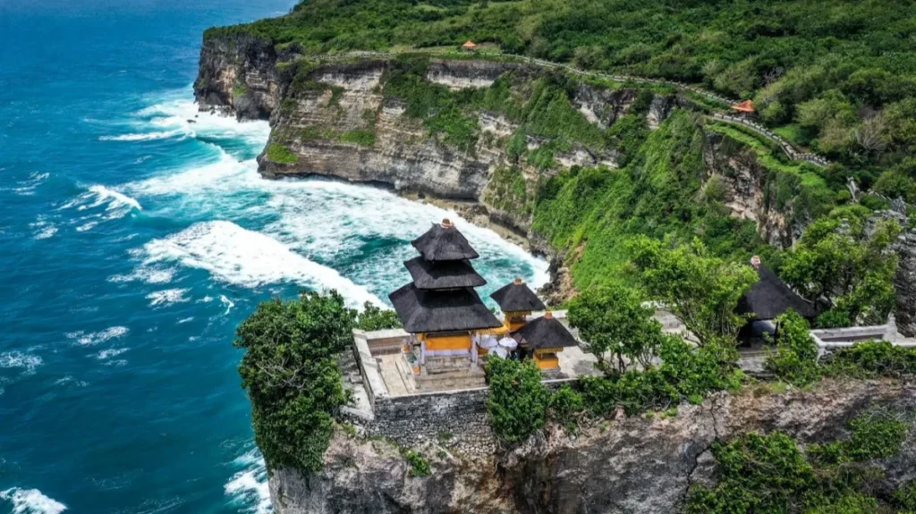 Uluwatu Temple and Kecak Uluwatu Day Tour | King Julian Bali Tour – Bali Private Tour & Activities